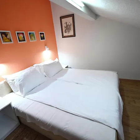 Apartment Eke Irin