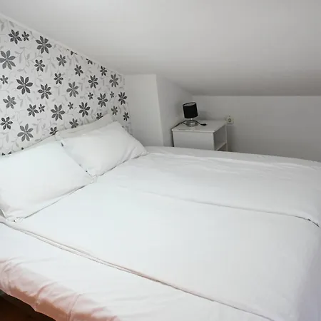 Eke Irin Apartment